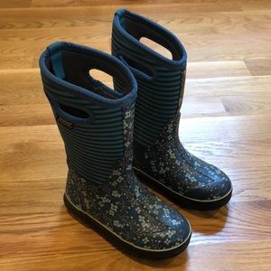 Girls Bog boots, size 2